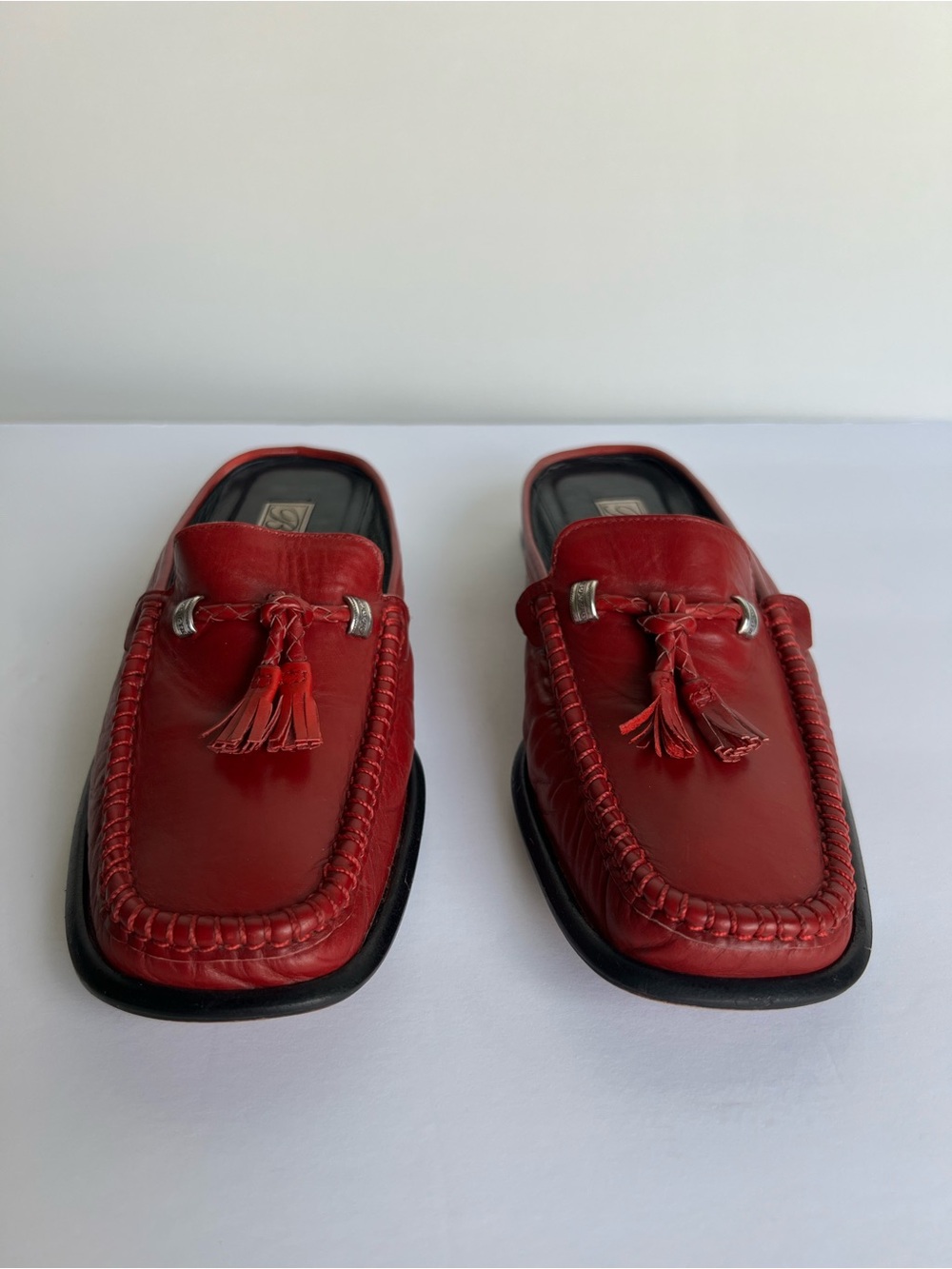 Brighton women’s Red Leather Tassel Bit Mules - Picture 4 of 7
